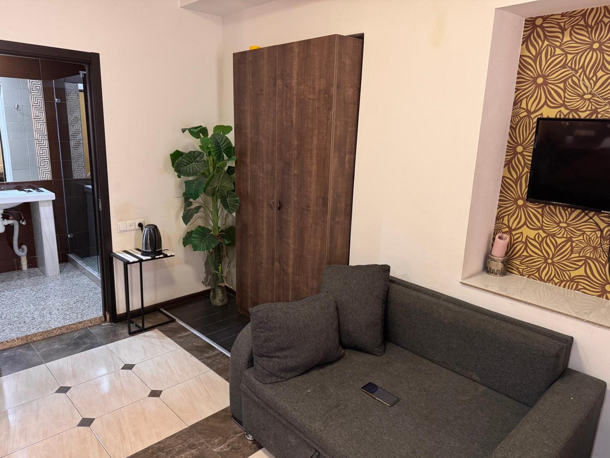 Two Lions Hotel 第比利斯 外观 照片